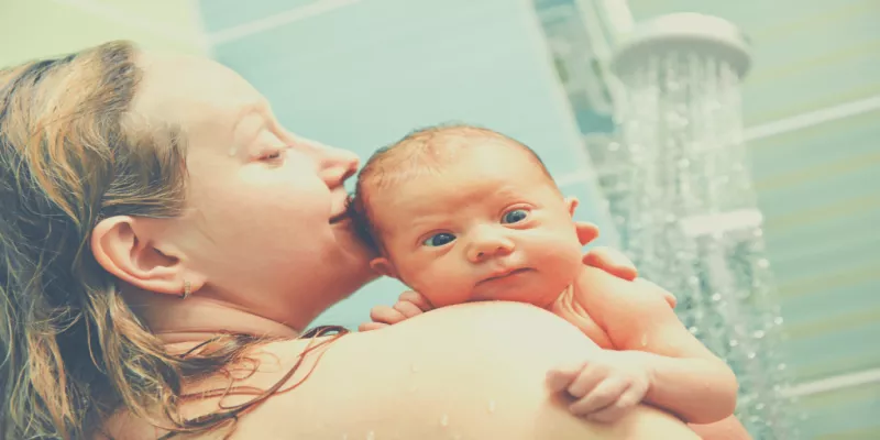 Can I shower my newborn baby?